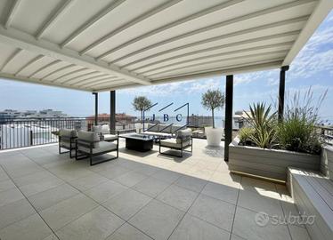 Attico / Mansarda di 200 m² con 4 locali a Jesolo