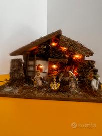 Capanna Presepe Completa con Luci e Statuine
