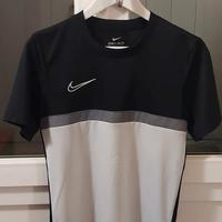 T-shirt Nike