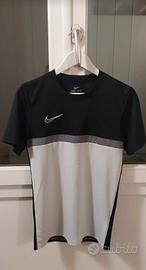 T-shirt Nike