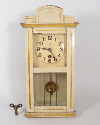 Antico orologio a pendolo da parete in legno