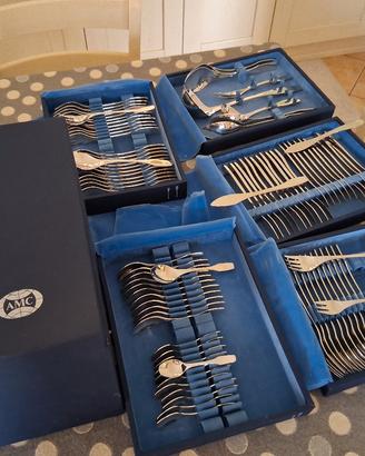 servizio posate AMC per 12 coperti. 