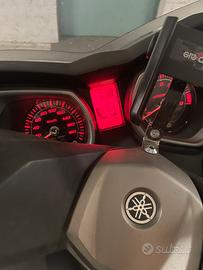 Yamaha X-Max 400 del 2013 incidendato