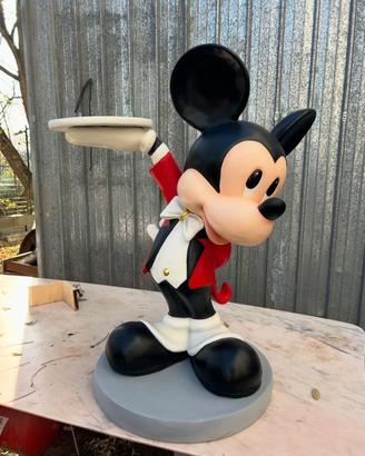 Statua ‘Topolino’ maggiordomo-cameriere