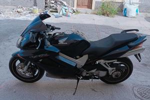 HONDA VFR 800 anno 2003 nera