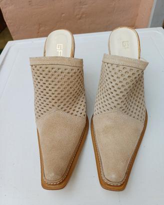 Scarpe aperte traforate