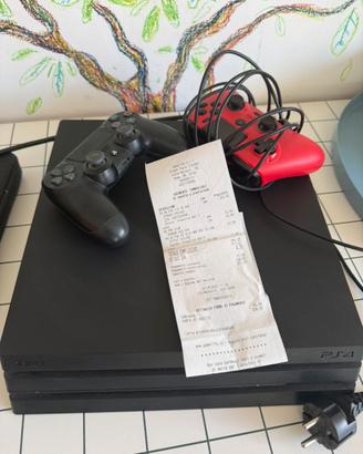PS4 Pro 1TB + 2 controller
