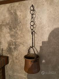 Secchio paiolo catena camino rame