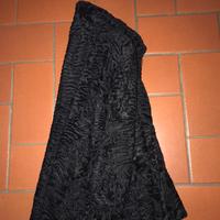 Pelliccia di agnellino nero con interno in raso