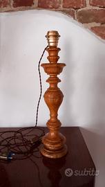 Candeliere in legno d'ulivo tornito