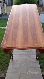 Tavolo rustico antico