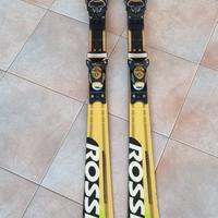 Sci da pista Rossignol con attacco