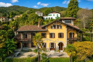 Villa di 430 m² con più di 5 locali e box auto dop