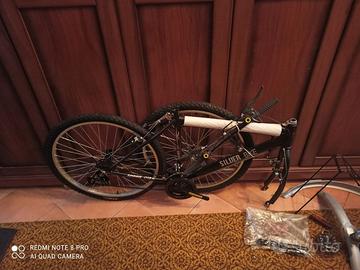 Mountain bike da uomo
- Nero