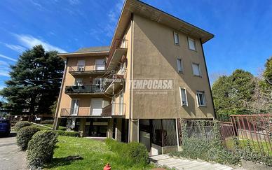 TRILOCALE CON BOX E CANTINA