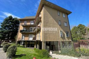 TRILOCALE CON BOX E CANTINA