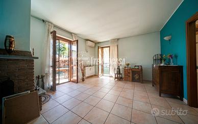 SAMARATE - VILLA INDIPENDENTE CON GIARDINO