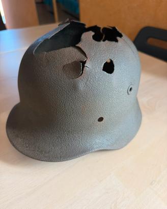 Elmetto tedesco battle damaged sicilia