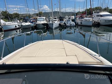 Quicksilver 875 sundeck