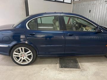 Jaguar X TYPE