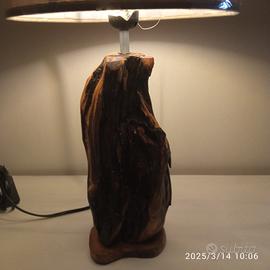 lampade realizzate in legno di ulivo