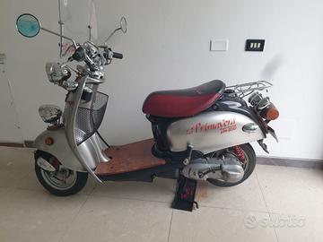 Scooter Yamaha personalizzato