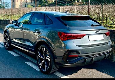 Audi Q3 Q3 Sportback Identity Black 40 2.0 tdi Sli