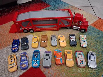 Cars - Camio Mack traspprtatore  con 16 macchinine