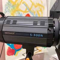 Kit luce FLASH Neewer S-300N. 600W totali