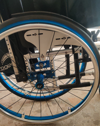 Carrozzina disabili sedia a rotelle progeo