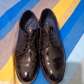 scarpa nera lucida