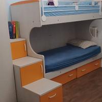 LETTO A CASTELLO e CASSETTIERA