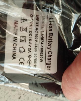 caricabatterie 16.8 volt 2A