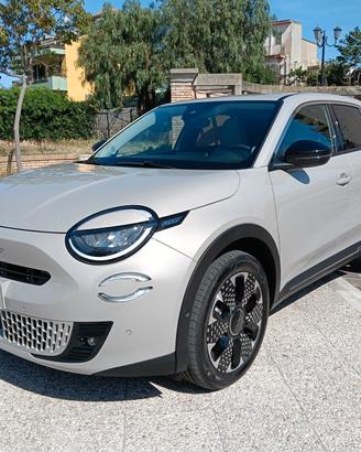Fiat 600 Hybrid 100 CV DCT MHEV La Prima