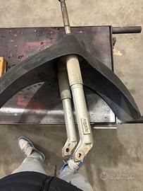 Forcella Scarabeo 50 con piastre e parafango