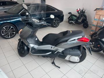 Yamaha X-Max 250
