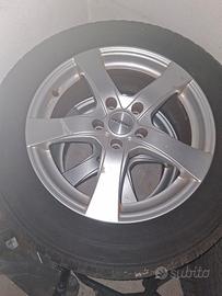 Cerchi con gomme