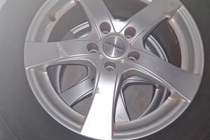 Cerchi con gomme