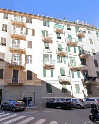 CENTRO - QUADRILOCALE IN VIA BELLORO- NUDA PROPRIE