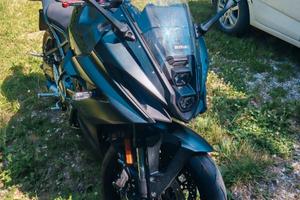 Suzuki gsx 8r
