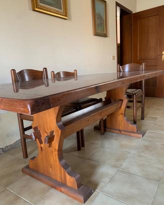Tavolo legno taverna mansarda