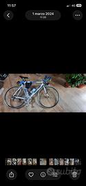 Bici da corsa Carnelli Vintage bianca e blu