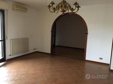 Appartamento semi arredato