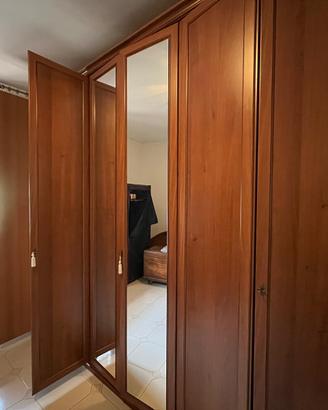 Guardaroba, cassettiera con specchio e comodini