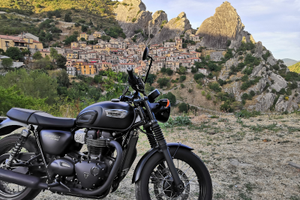 Triumph Bonneville t100 black 2017