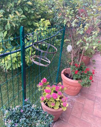 PANNELLI METALLICI E CANCELLETTO PER GIARDINO