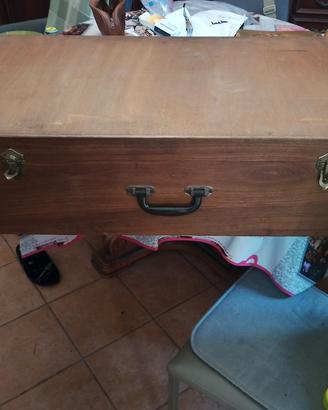 valigia d'epoca in legno