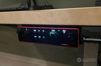Focusrite Scarlett 2i2 mount