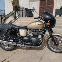 Triumph Bonneville - 2011