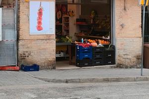 Frutta e verdura attività alimentari a Fermo